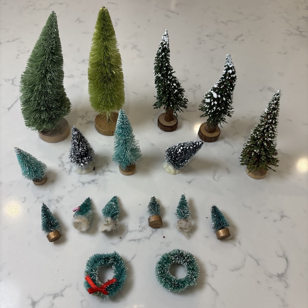 VTG Lot Christmas Village Bristle Trees 15 + 2 Bristle‎ Wreaths Multiple Sizes